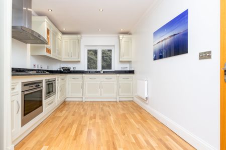 2 bed town house to rent in Panorama Road, BH13 - Photo 4