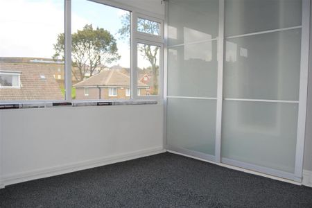 2 bedroom terraced house to rent - Photo 4