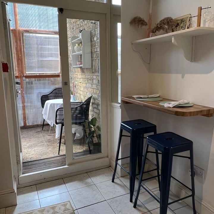 Studio Flat, Charleville Road, W14 - Photo 1