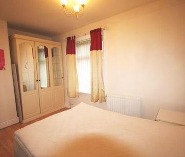 School Street, Huddersfield - Photo 5