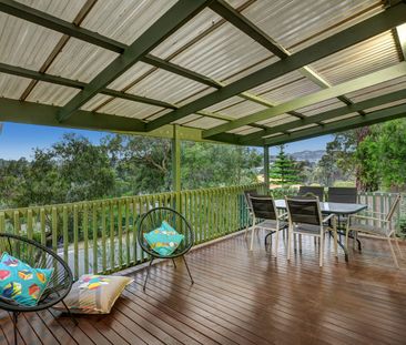 Stylish family living in a leafy setting - Photo 5