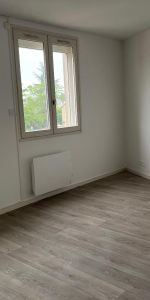 Location Appartement 1 pièce 37m² CHATEAUROUX 36000 - Photo 4