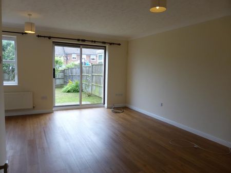 3 bedroom semi-detached house to rent - Photo 2