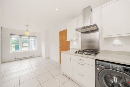 4 bedroom house to rent - Photo 3