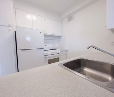 Studio - Westmount - $1,200 /mo - Photo 2