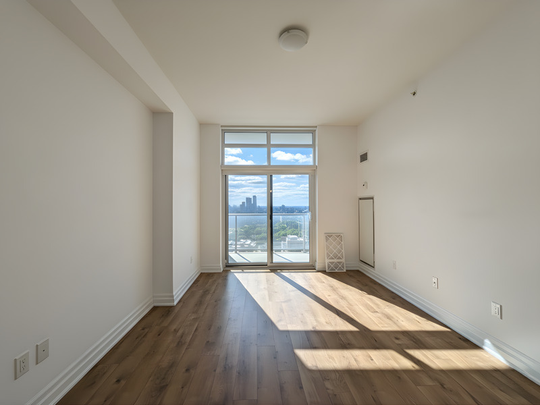 $2,199 / 2 br / 1 ba / 81 robinson st unit 809 - Photo 1