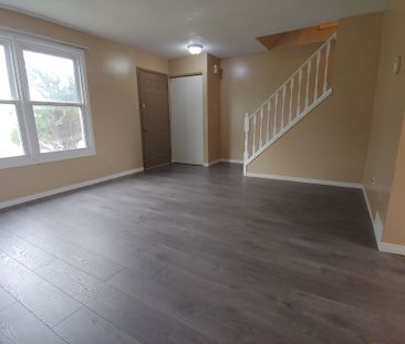 For Lease - 1004 Lawson Road, London North, Ontario - Photo 1