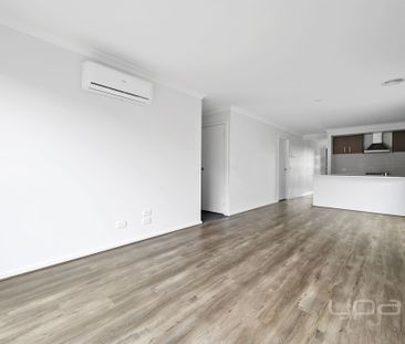 ROCKBANK GEM MOVE IN READY 3 BEDROOM FAMILY HOME - Photo 3