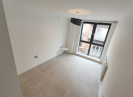 2 Bed Flat, The Point, NG1 - Photo 2