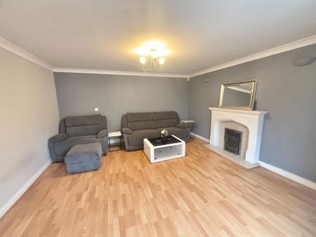 4 bedroom detached house to rent - Photo 3