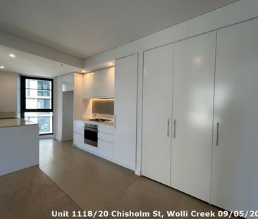 Gorgeous high-rise water view apartment for lease! - Photo 5