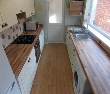 2 bedroom private hall to rent - Photo 5