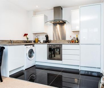 2 bedroom flat to rent - Photo 6
