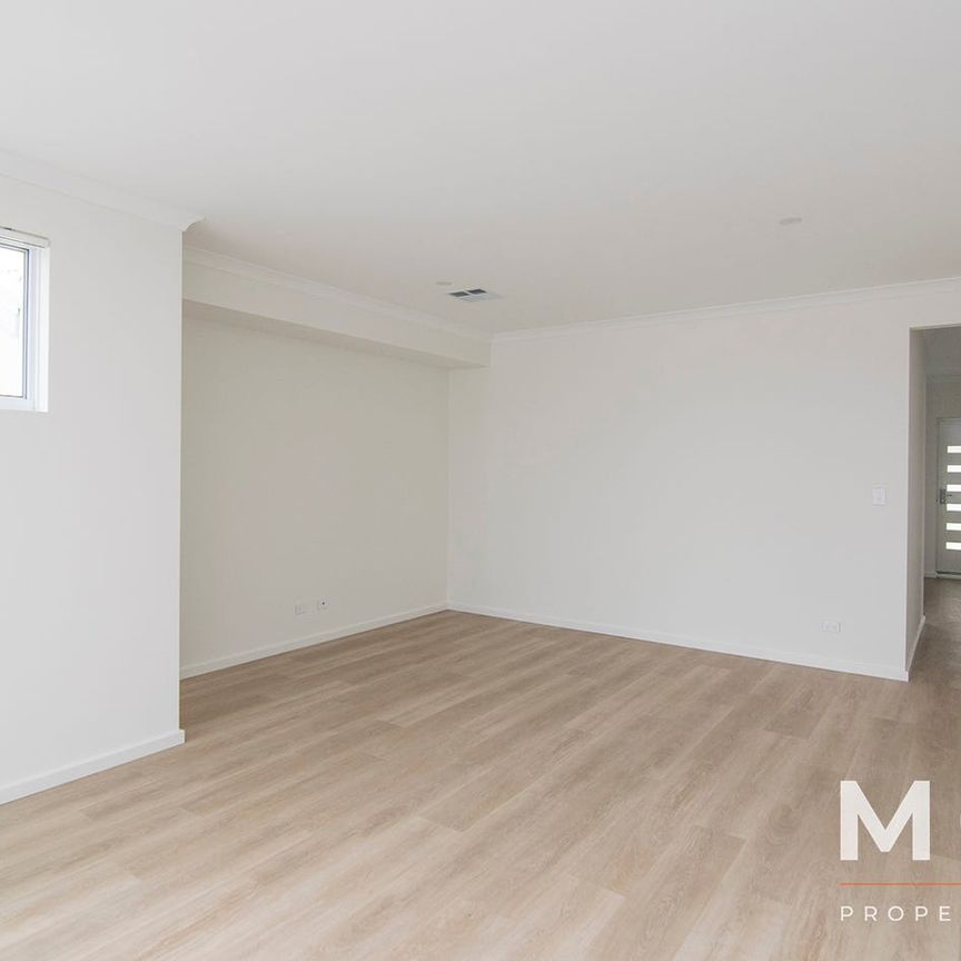 BRAND NEW 3 x 2 KARDINYA HOME IN GREAT LOCATION - Photo 1