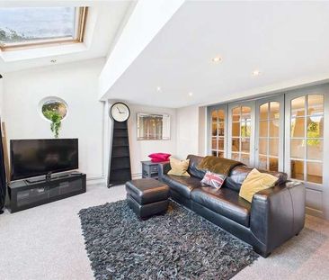 College Lane, East Grinstead, West Sussex, RH19 - Photo 2