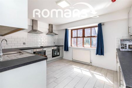 1 bedroom in a house share to rent - Photo 3