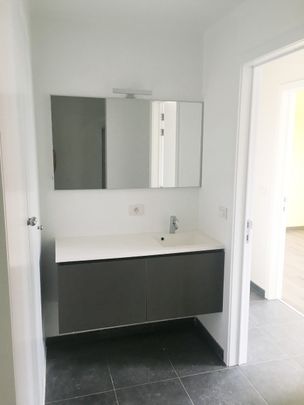 Gezellig appartement met 2 slaapkamers in hartje Avelgem - Photo 1