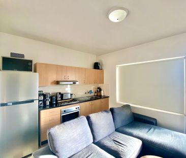 Convenient One-Bedroom Apartment in the Heart of Leichhardt - Photo 5
