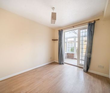 Woodfield Close, Tangmere, Chichester, West Sussex, PO20 - Photo 3
