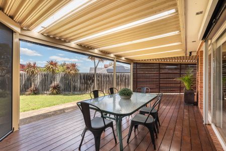 5 Bachli Close, Mill Park VIC 3082 - House For Rent | Domain - Photo 3