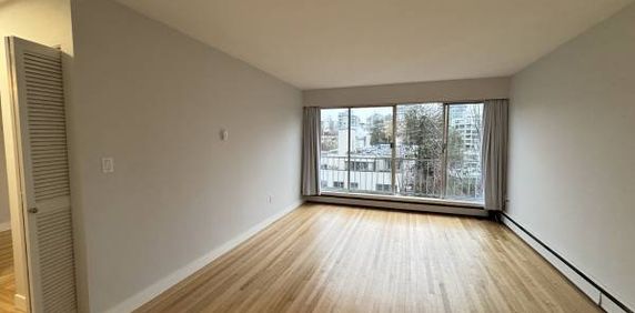 1 Bed 1 Bath Near Downtown, English Bay Sunset Beach, Stanley Park - Photo 2