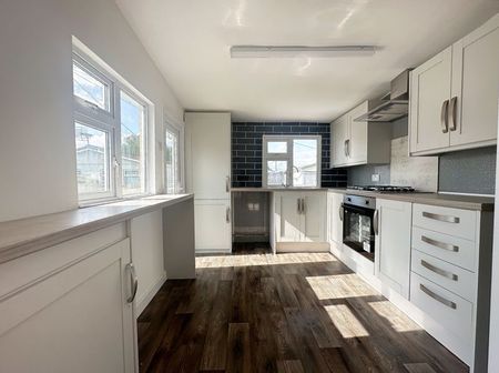 Maple Avenue, Scunthorpe - Photo 3