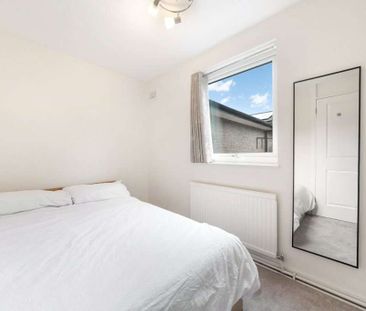 Spacious and well laid out 3 bedroom house to rent in Wapping. - Photo 3