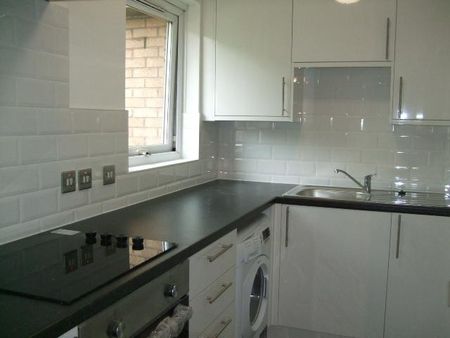 Studio to rent - Photo 2