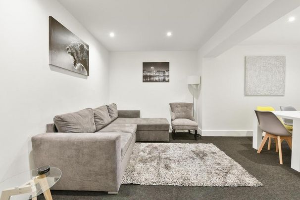 5 bedroom apartment to rent - Photo 1