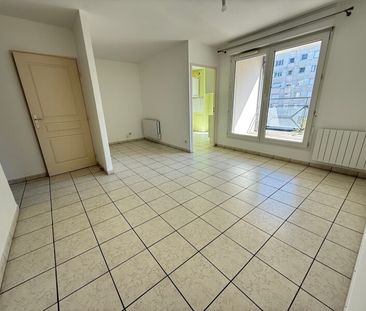 Location Appartement 2 pièces 44m² ORLEANS 45000 - Photo 2