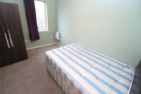 London Road, Isleworth, TW7 - Photo 2