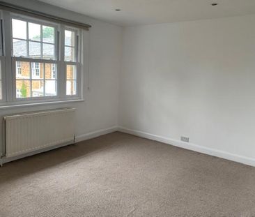 4 bedroom townhouse to rent - Photo 4