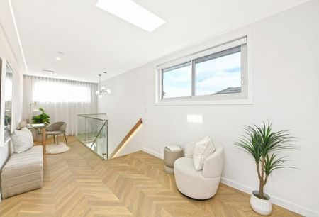 Luxury Coastal Residence – 3 Month Lease - Photo 2