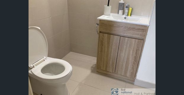 TOWNHOUSE! - Photo 1