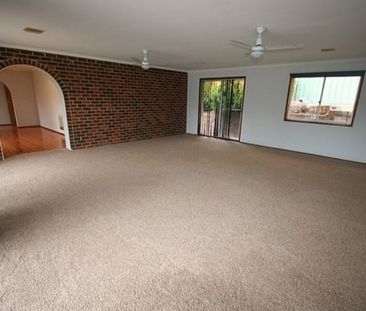 37 Sassafras Cres, Karabar NSW 2620 - House For Rent | Domain - Photo 2