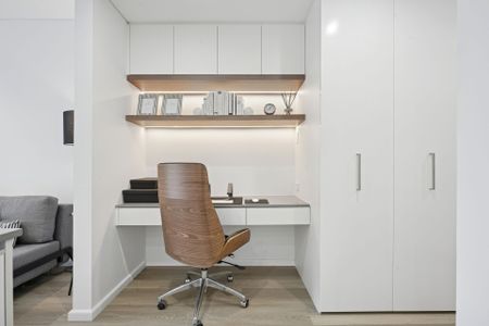 Fully Furnished Executive Style Apartment Located In a Prized Harbourside Pocket - Photo 3