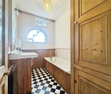 3 bedroom flat to rent - Photo 6