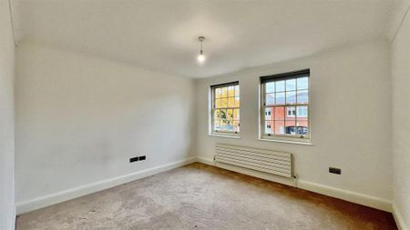 3 bedroom apartment to rent - Photo 5