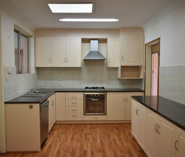 Spacious Family Living in the Heart of Woodlands - Photo 6