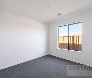 Enjoy Easy Living in This Brand-New Brookfield Home - Photo 1