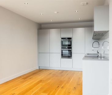 2 bedroom penthouse to rent - Photo 4