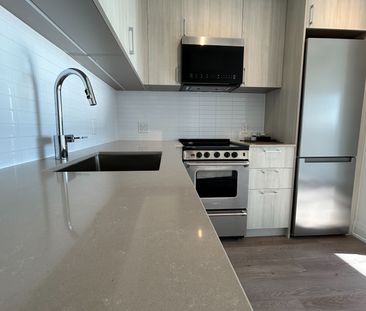 For Lease - 3250 Carding Mill Trail Unit# 332, Oakville, Ontario - Photo 1