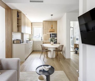 Excellent 2 Bedroom apartment for rent in Goya, Madrid - Photo 6