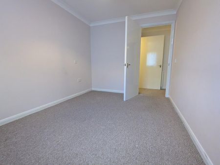 1 bedroom ground floor flat to rent - Photo 4