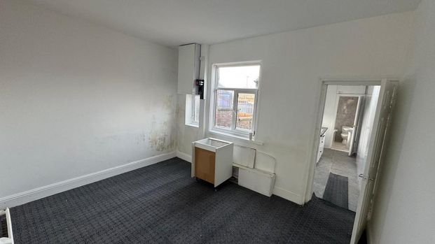 4 bedroom terraced house to rent - Photo 1