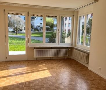 4.5-Zimmer Wohnung mit gedecktem Südbalkon, Gartensitzplatz und Lift - Photo 2