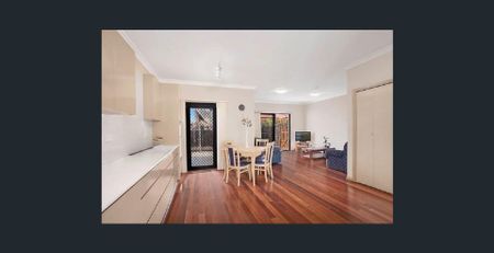 Neat & Tidy 1-Bedroom Residence in Peaceful Setting !! - Photo 2
