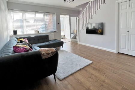 2 bedroom terraced house to rent - Photo 2