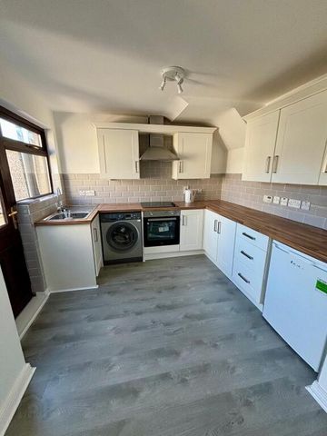 24 Railway Street, Comber, BT23 5HQ - Photo 5