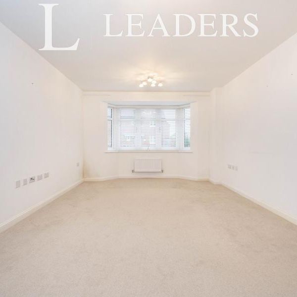 3 bedroom house to rent Lewry Road, Botley, Southampton, SO32 - Photo 1